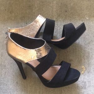 Size 9 party shoes!!! Great for a night out!!